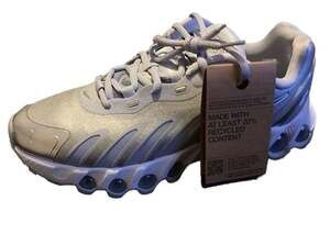 Nike Air Max Dn8 Wolf Grey Metallic Silver  size 7y women 8.5